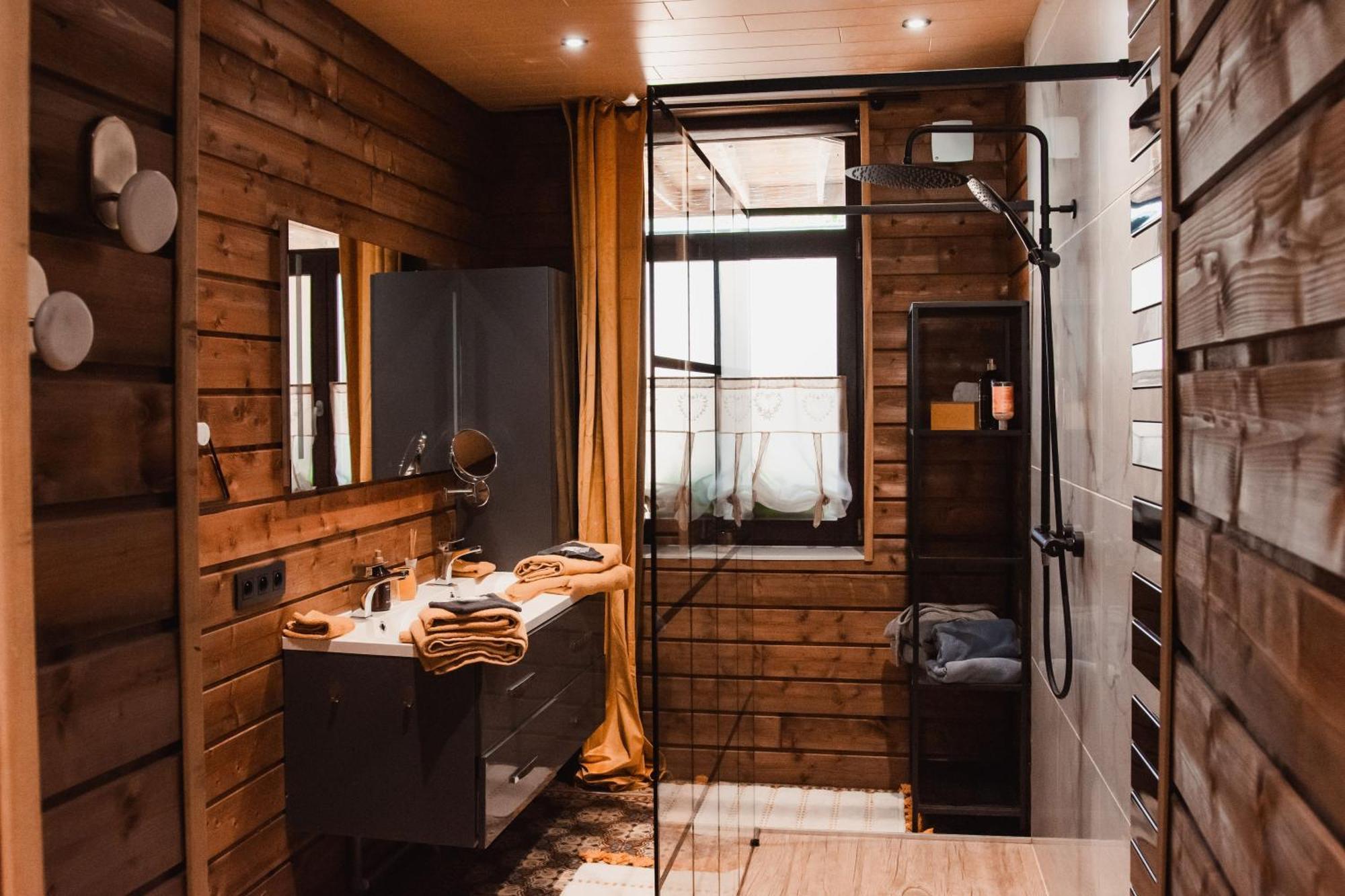 Maison D'Hote Les Notes Endormies Suite Le Refuge Walcourt ภายนอก รูปภาพ